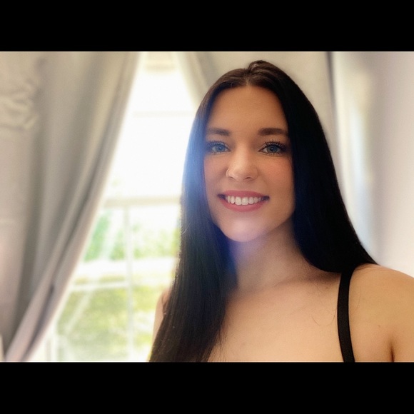 Meet your Posher, Emily - Picture 1 of 1